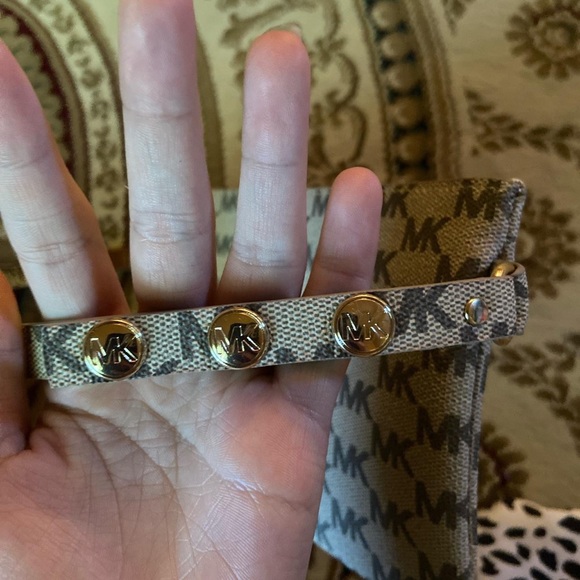 michael kors belt bag - Picture 4 of 5